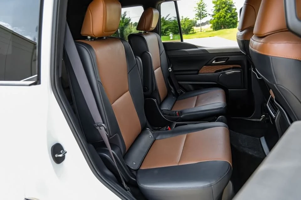 2024 Lexus GX 3rd Gen - Image 16 of 18