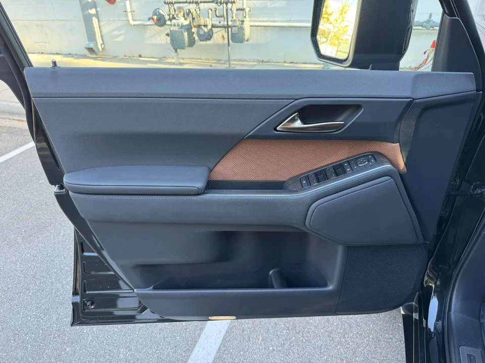 2024 Lexus GX 3rd Gen - Image 19 of 21