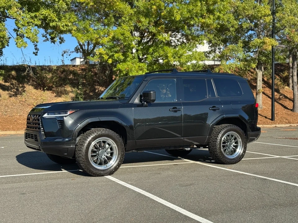 2024 Lexus GX 3rd Gen - Image 5 of 12