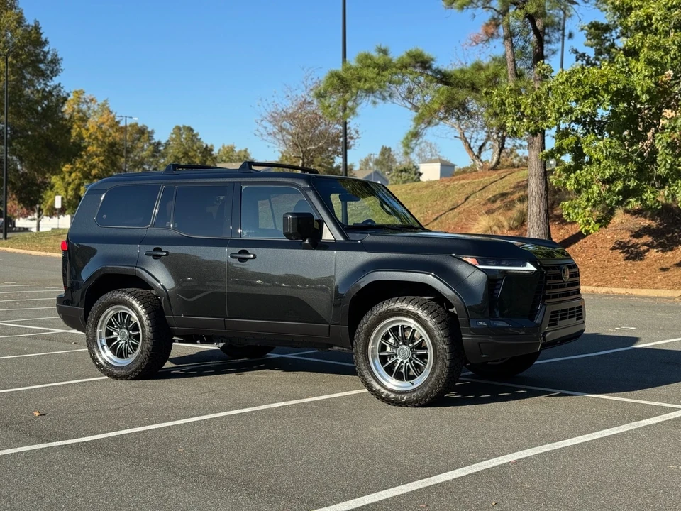 2024 Lexus GX 3rd Gen - Image 15 of 21