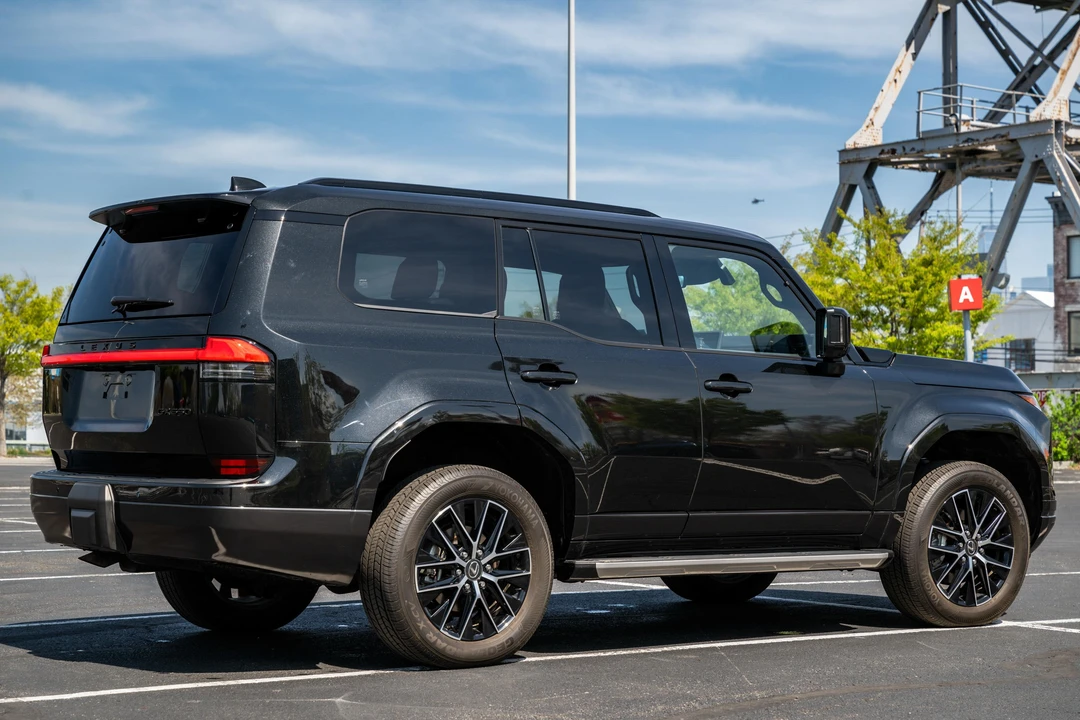 2024 Lexus GX 3rd Gen - Image 10 of 31