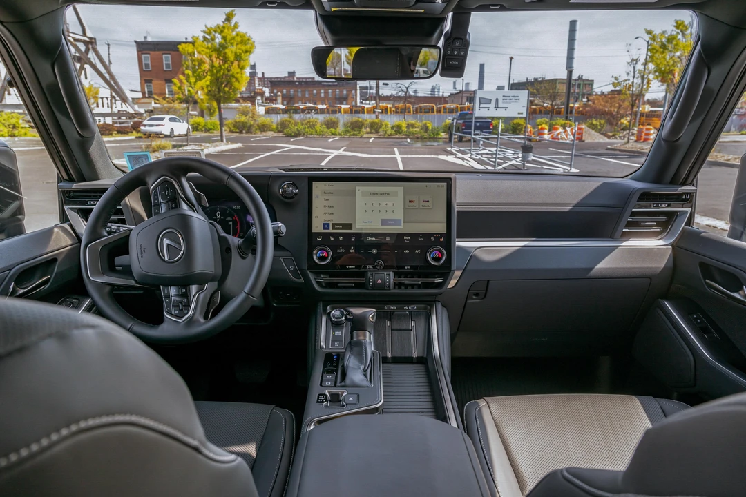 2024 Lexus GX 3rd Gen - Image 16 of 31