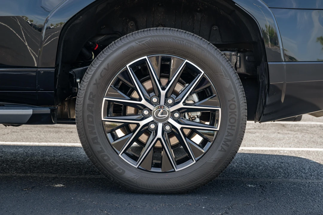 2024 Lexus GX 3rd Gen - Image 13 of 31