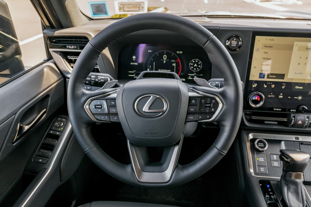 2024 Lexus GX 3rd Gen - Image 28 of 31