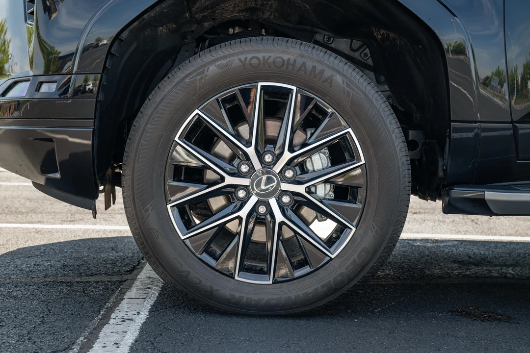 2024 Lexus GX 3rd Gen - Image 12 of 31