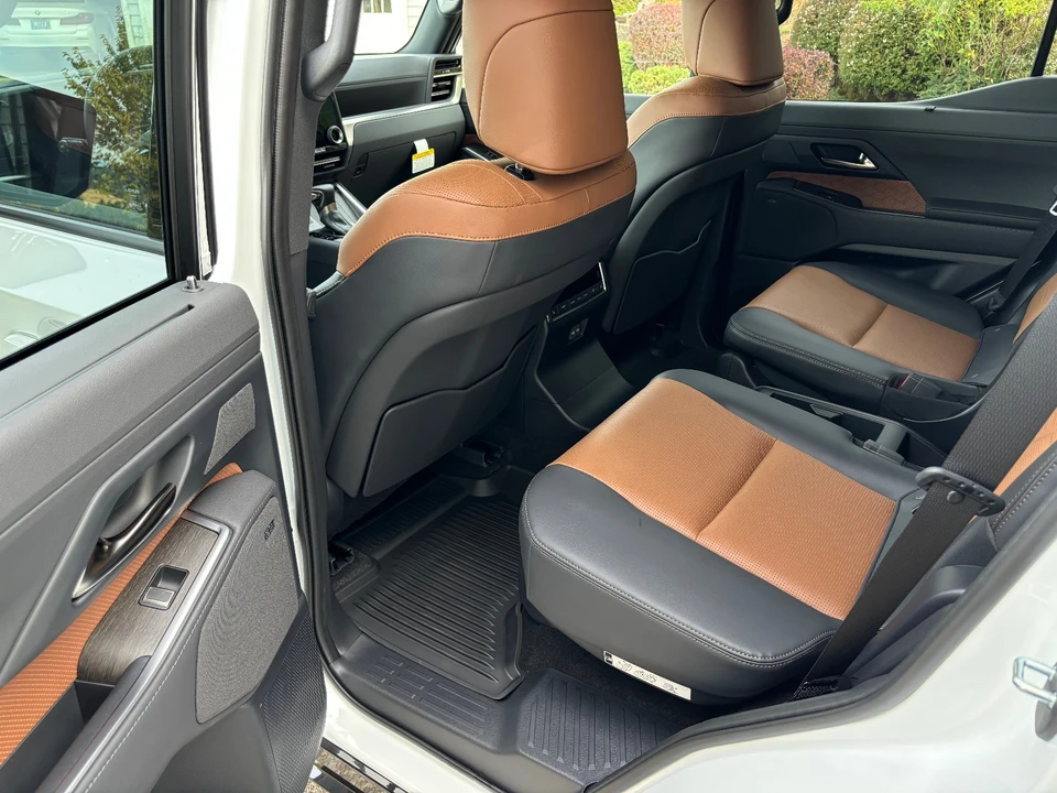 2024 Lexus GX 3rd Gen - Image 17 of 21