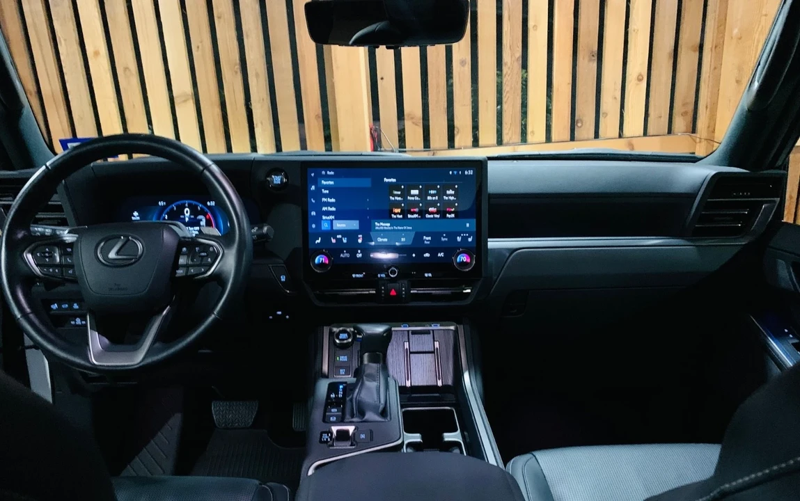 2024 Lexus GX 3rd Gen - Image 17 of 21