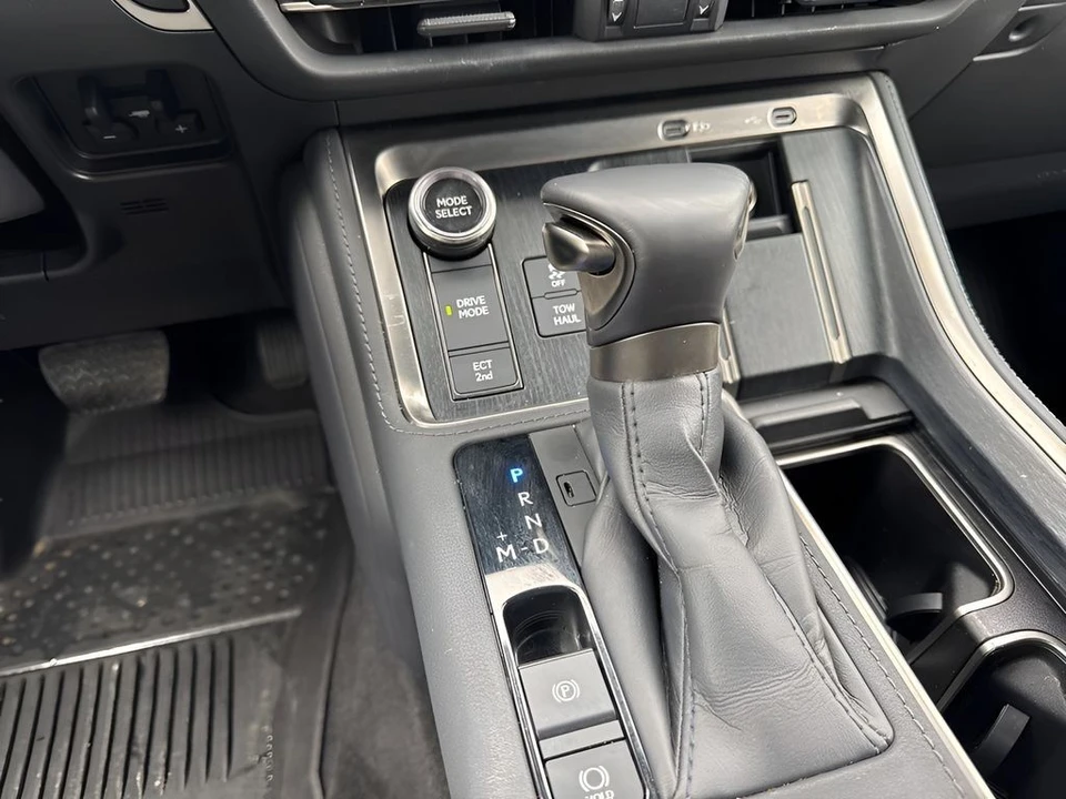 2024 Lexus GX 3rd Gen - Image 19 of 21