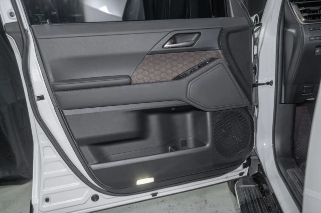 2024 Lexus GX 3rd Gen - Image 9 of 12