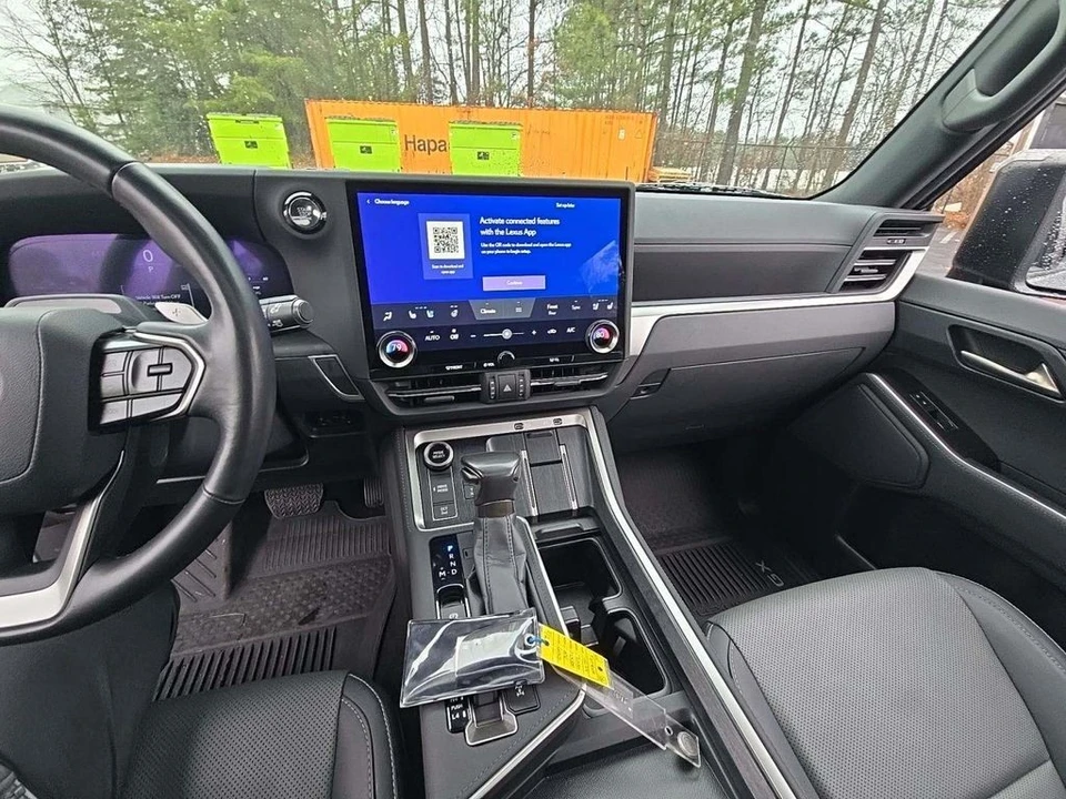 2024 Lexus GX 3rd Gen - Image 6 of 10