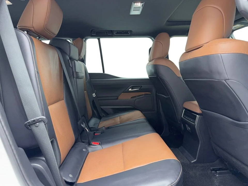 2024 Lexus GX 3rd Gen - Image 18 of 21