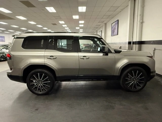 2024 Lexus GX 3rd Gen - Image 13 of 31