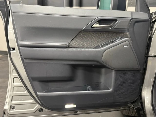 2024 Lexus GX 3rd Gen - Image 17 of 31