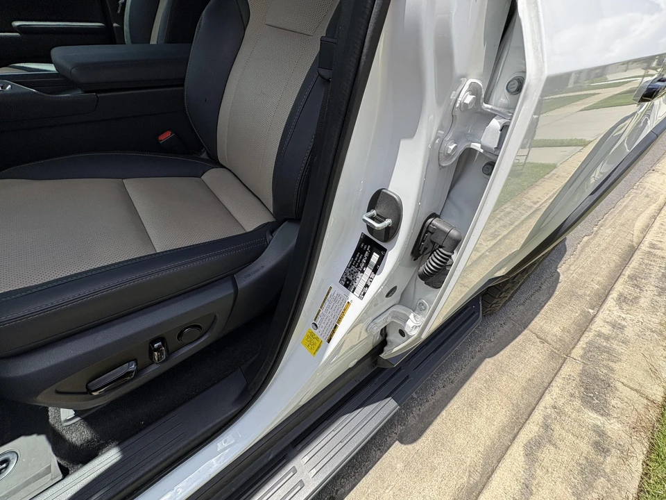 2024 Lexus GX 3rd Gen - Image 15 of 31