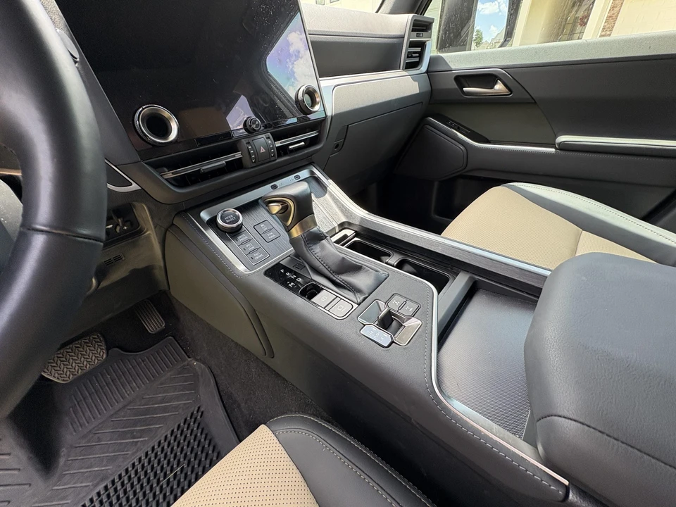 2024 Lexus GX 3rd Gen - Image 24 of 31