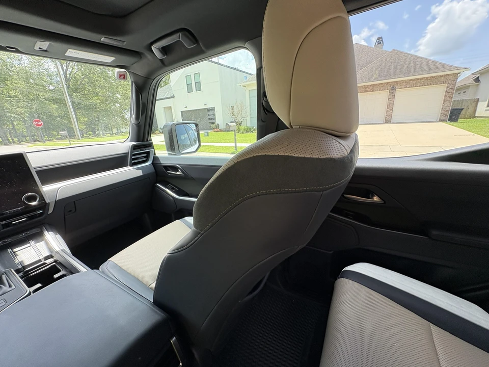 2024 Lexus GX 3rd Gen - Image 30 of 31
