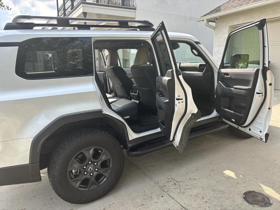 2024 Lexus GX 3rd Gen - Image 26 of 31