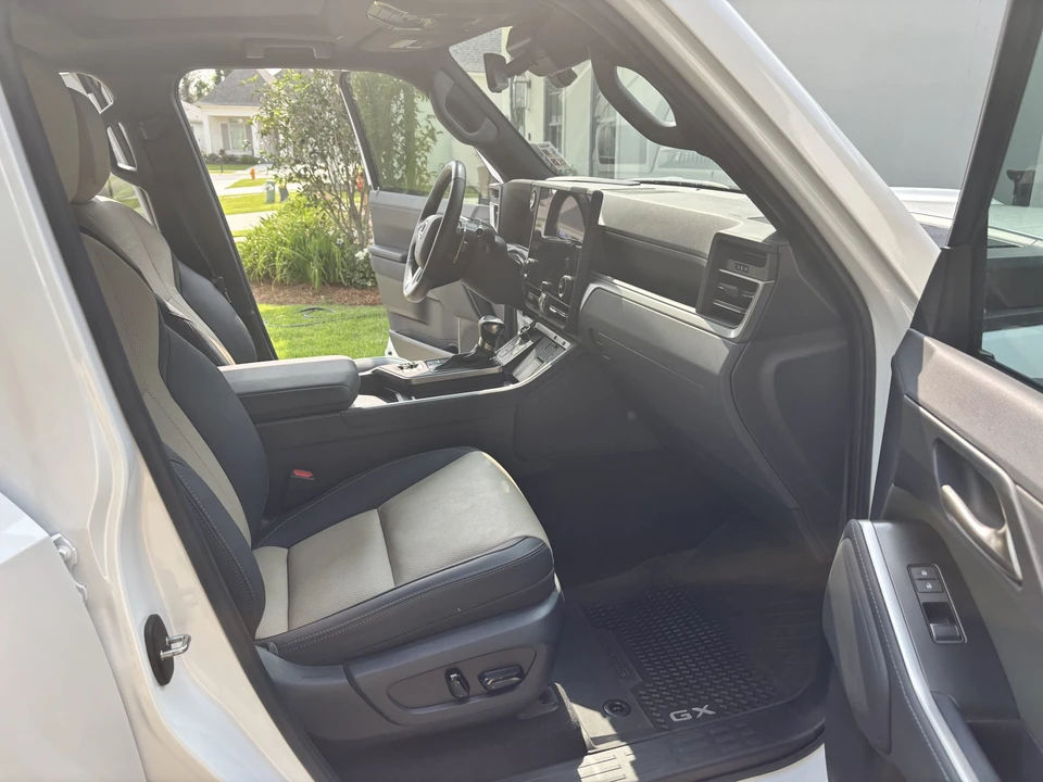 2024 Lexus GX 3rd Gen - Image 17 of 31