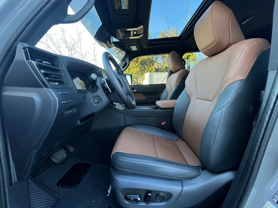 2024 Lexus GX 3rd Gen - Image 9 of 12