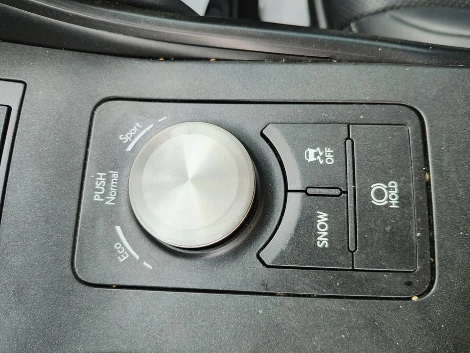 2024 Lexus IS 3rd Gen - Image 16 of 18