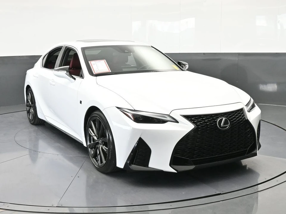 2024 Lexus IS 3rd Gen - Image 9 of 12