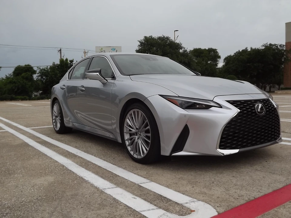 2024 Lexus IS 3rd Gen - Image 13 of 14
