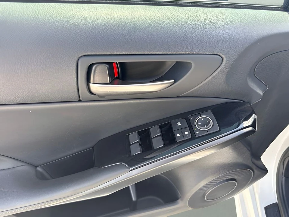 2024 Lexus IS 3rd Gen - Image 18 of 24