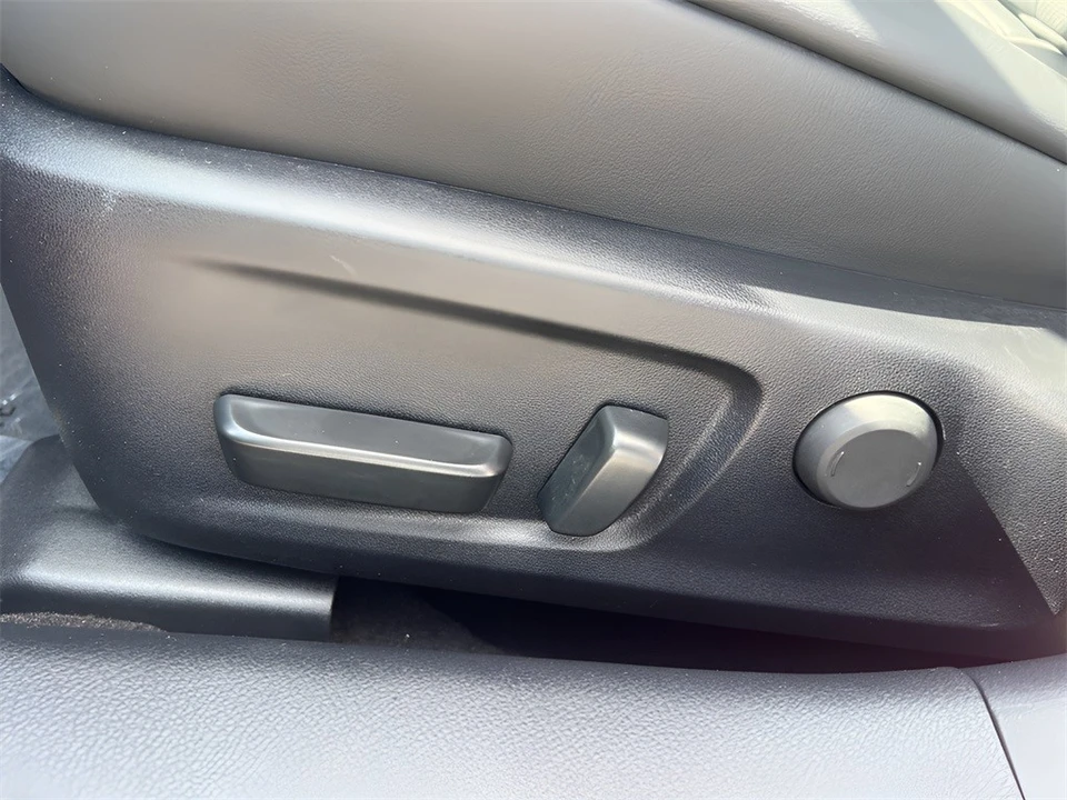 2024 Lexus IS 3rd Gen - Image 10 of 12