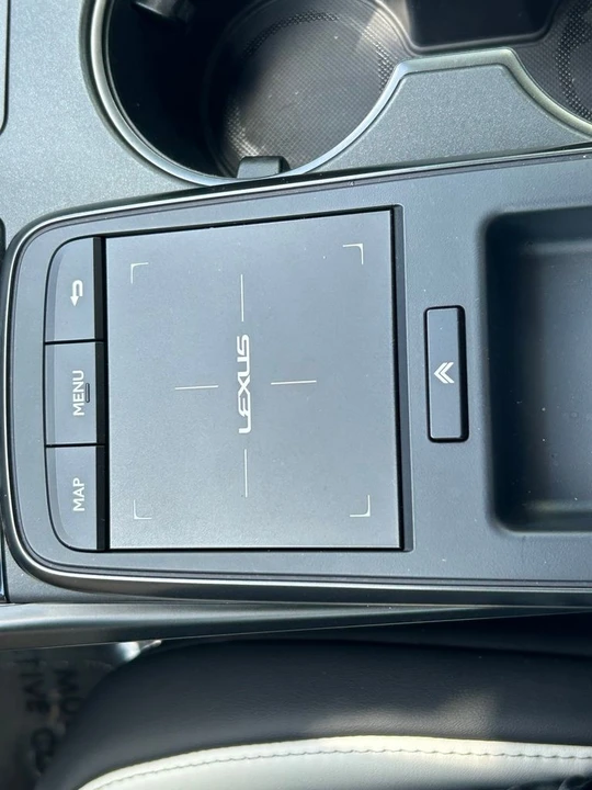 2024 Lexus IS - Image 28 of 31