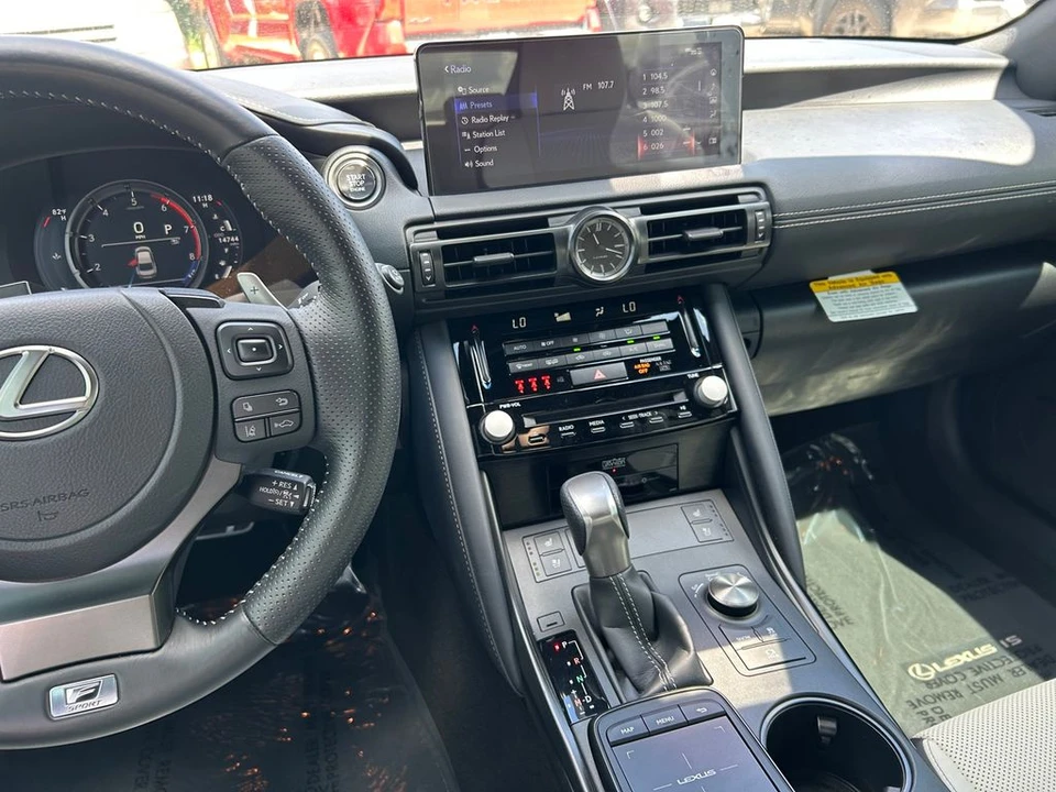 2024 Lexus IS - Image 18 of 31