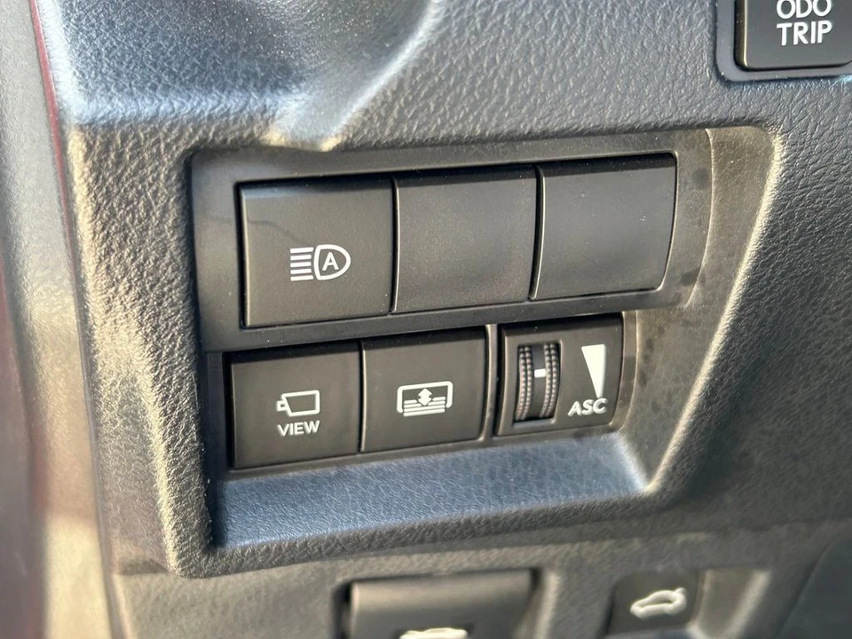 2024 Lexus IS - Image 25 of 31