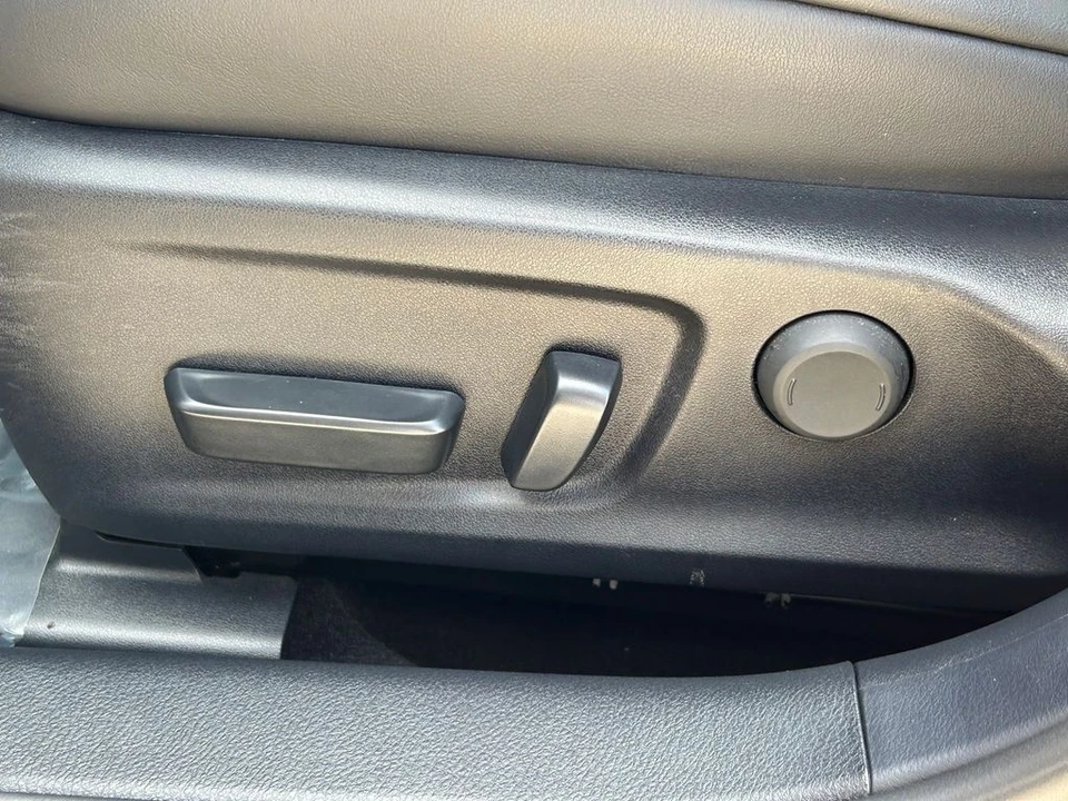 2024 Lexus IS - Image 24 of 31
