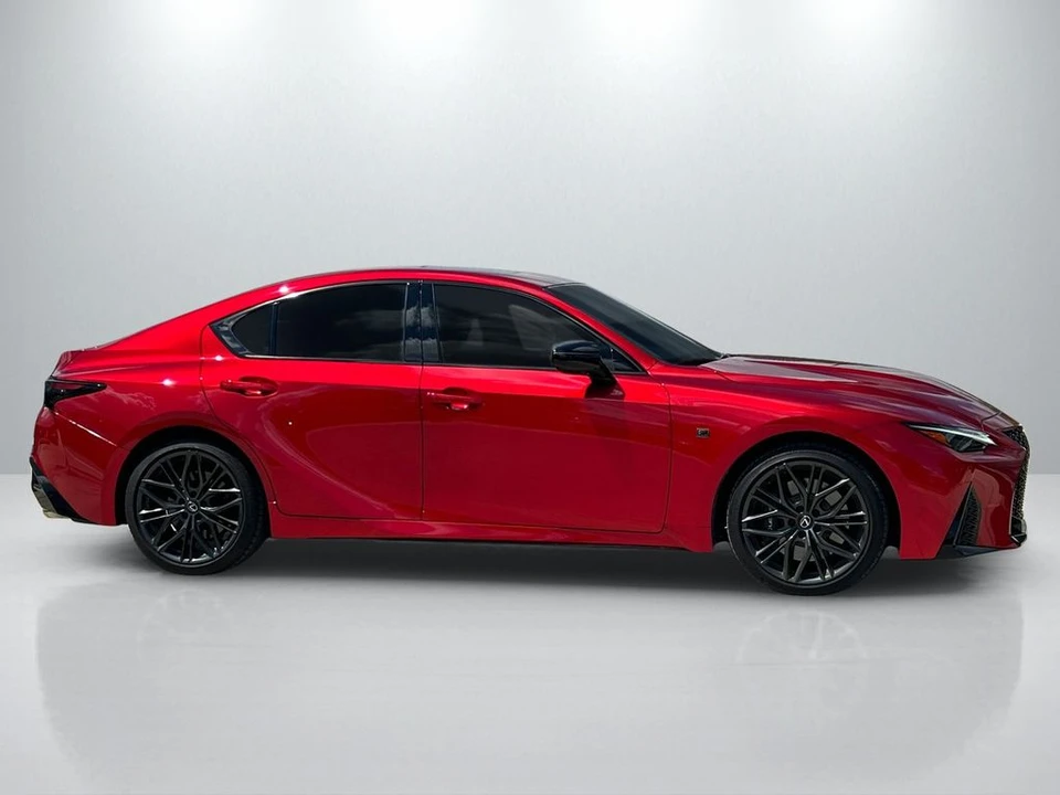 2024 Lexus IS - Image 4 of 31