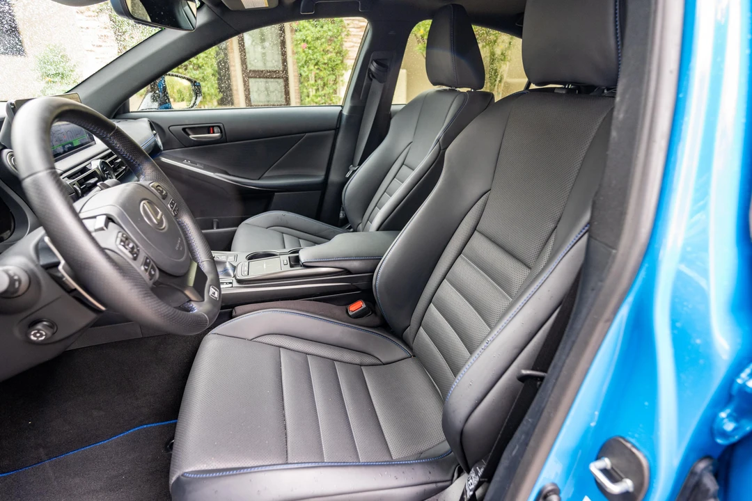 2024 Lexus IS 3rd Gen - Image 26 of 31