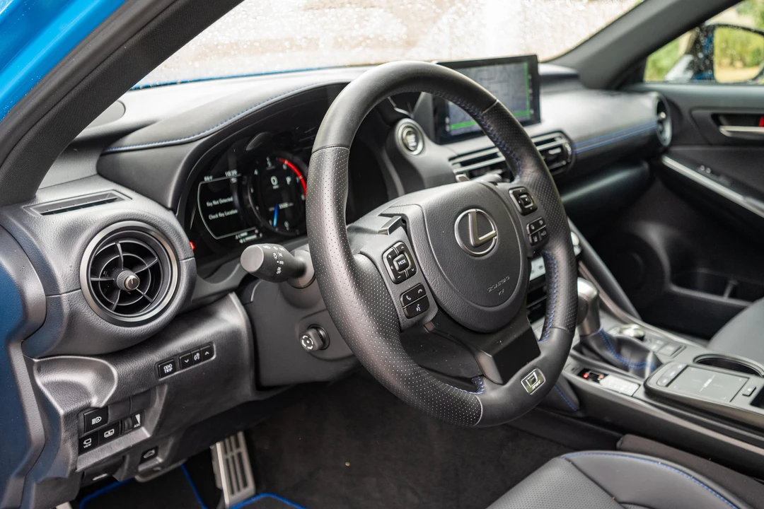 2024 Lexus IS 3rd Gen - Image 25 of 31
