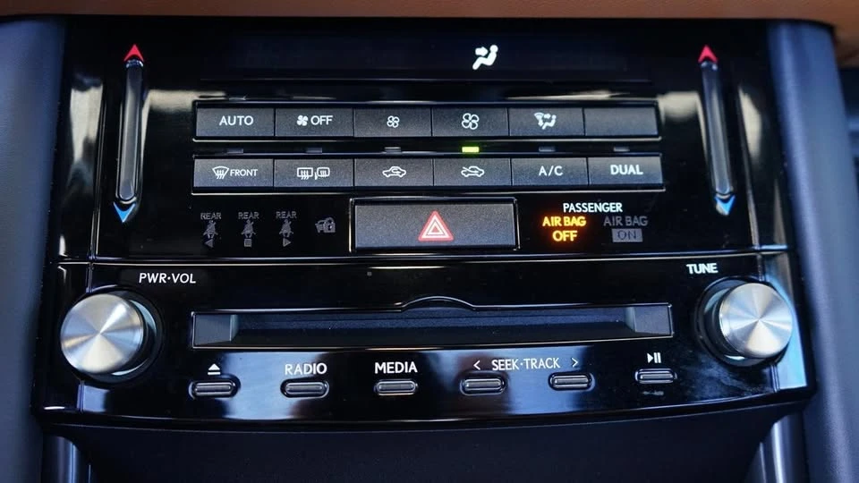 2024 Lexus IS 3rd Gen - Image 16 of 20