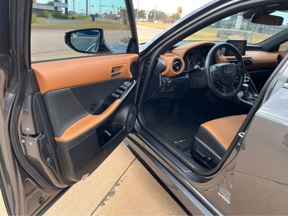 2024 Lexus IS 3rd Gen - Image 7 of 10