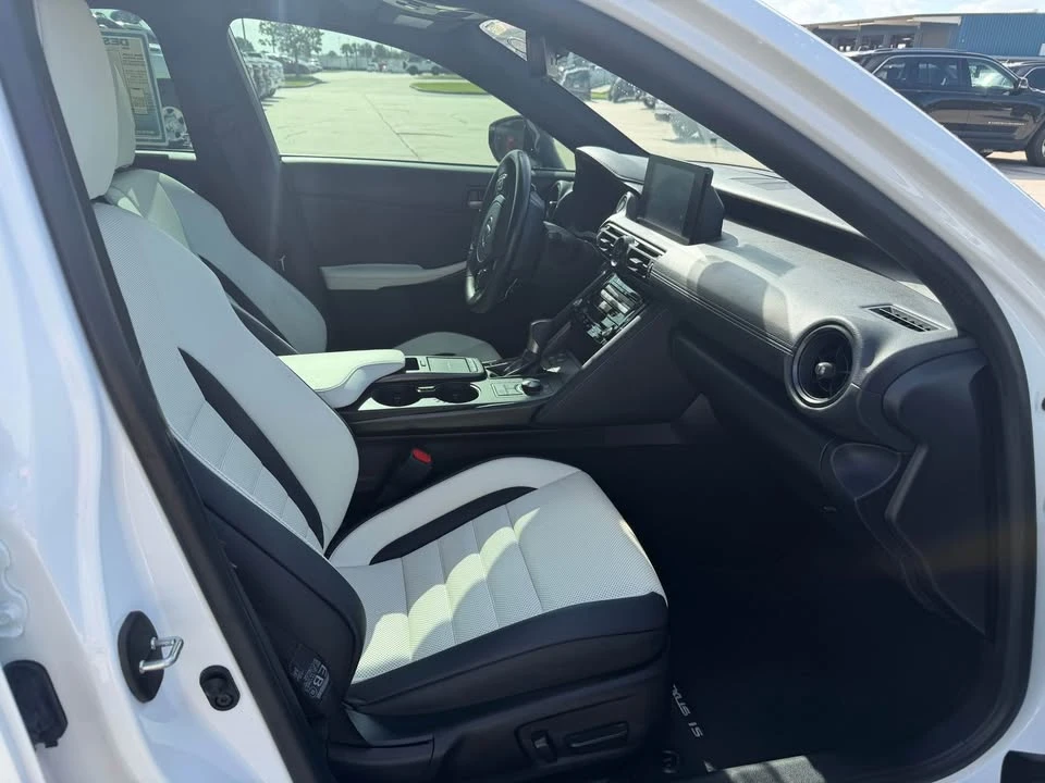 2024 Lexus IS 3rd Gen - Image 9 of 11