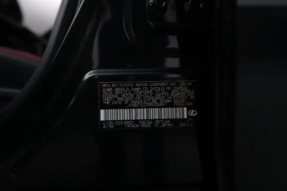 2024 Lexus IS 3rd Gen - Image 18 of 19