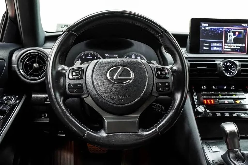2024 Lexus IS 3rd Gen - Image 16 of 20