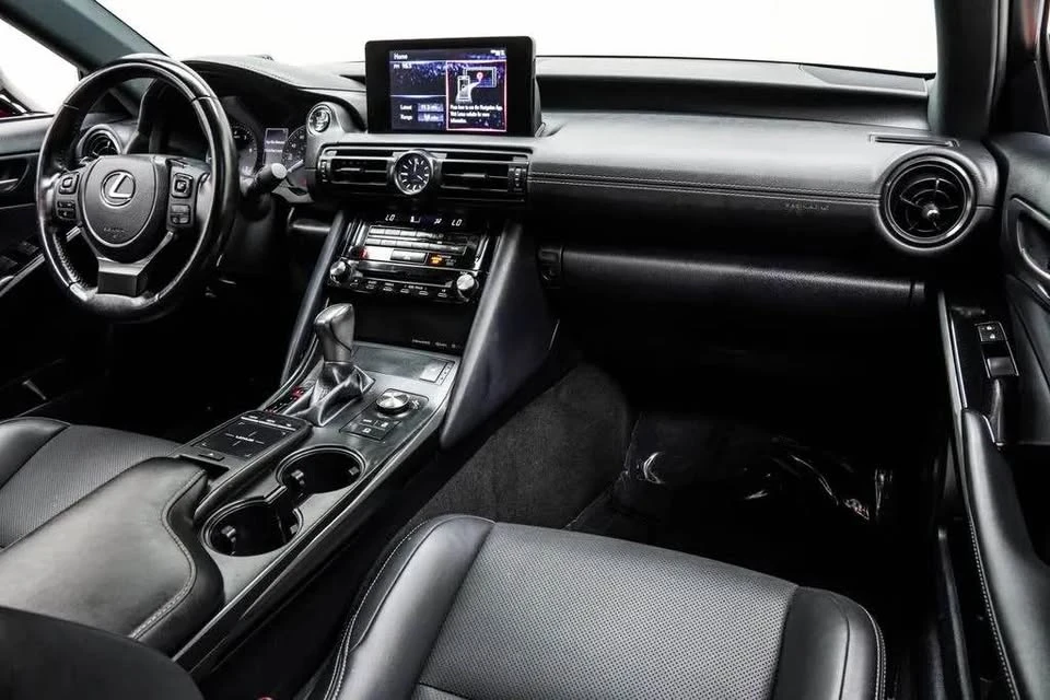 2024 Lexus IS 3rd Gen - Image 15 of 20