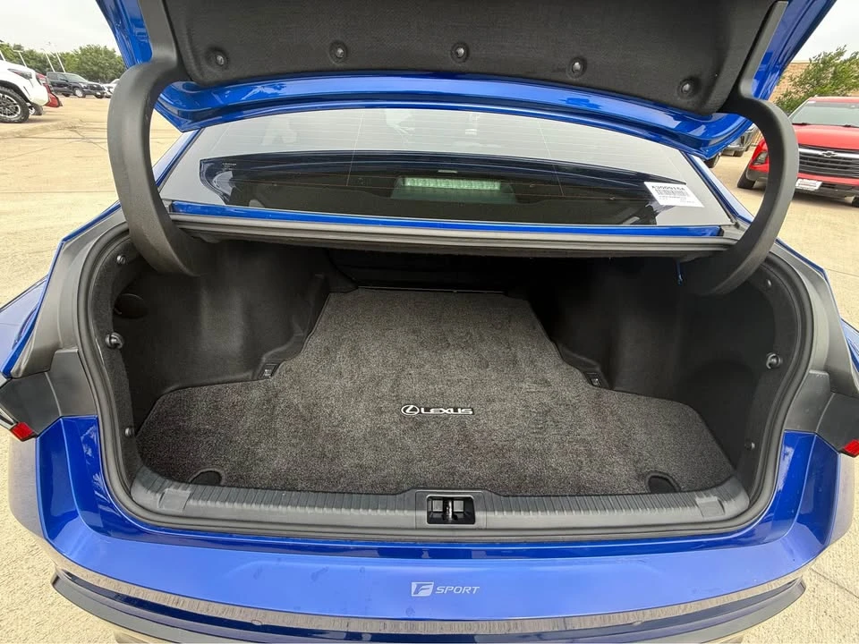 2024 Lexus IS 3rd Gen - Image 16 of 17