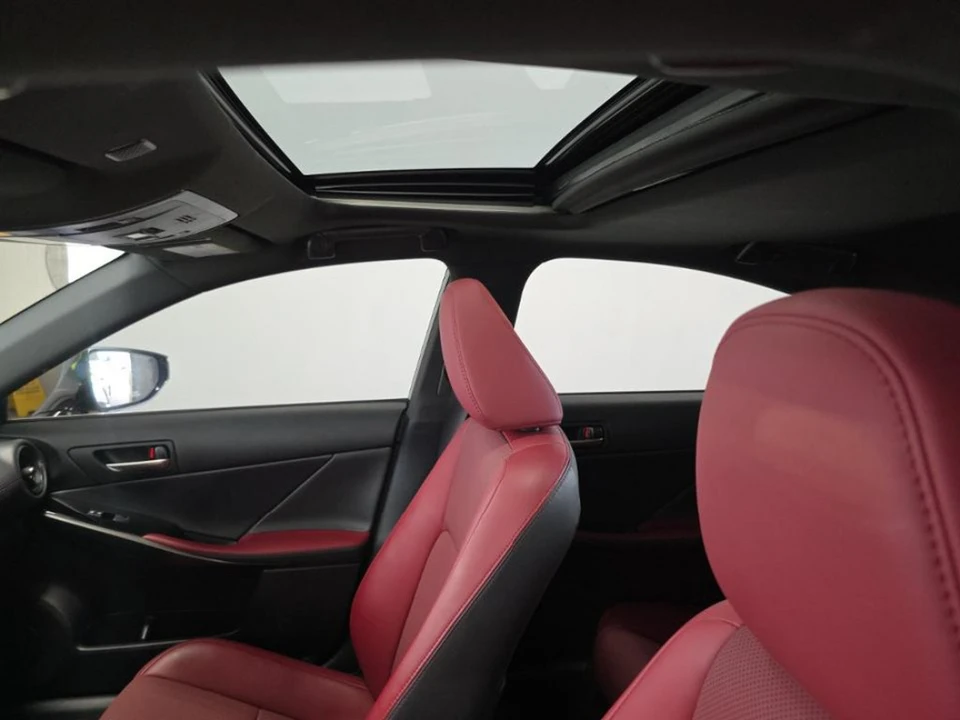 2024 Lexus IS - Image 8 of 10
