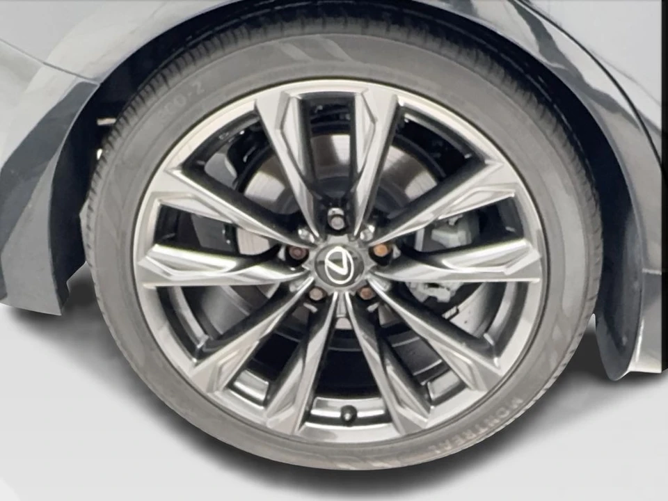 2024 Lexus IS 3rd Gen - Image 16 of 31