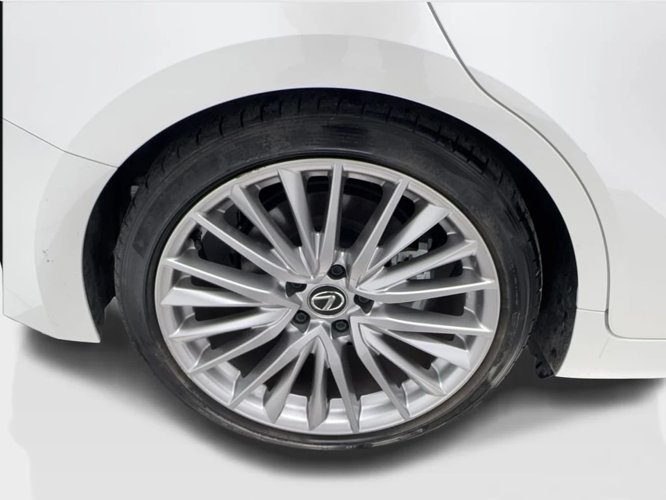 2024 Lexus IS 3rd Gen - Image 16 of 31