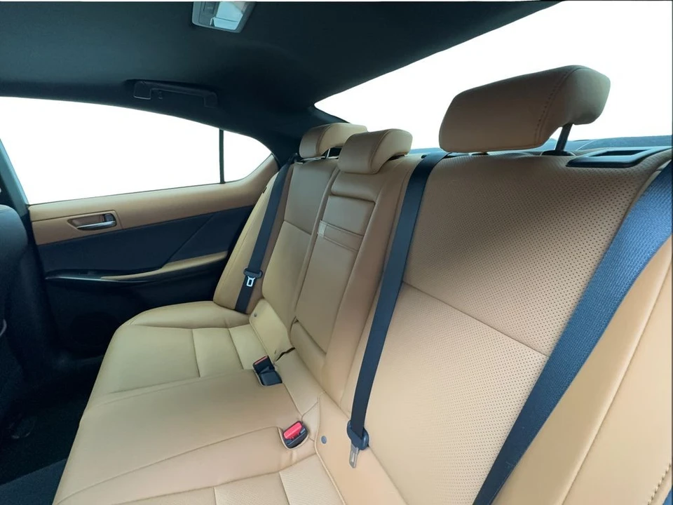 2024 Lexus IS 3rd Gen - Image 25 of 31