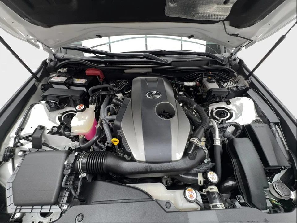 2024 Lexus IS 3rd Gen - Image 18 of 31