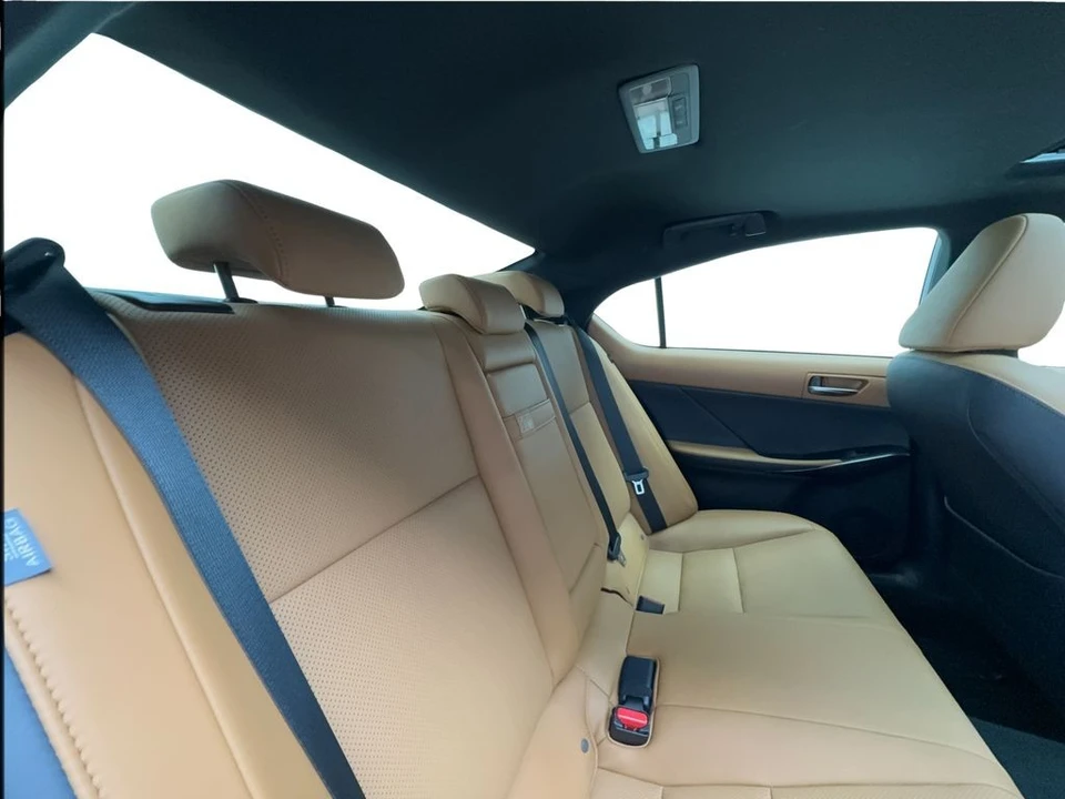 2024 Lexus IS 3rd Gen - Image 27 of 31