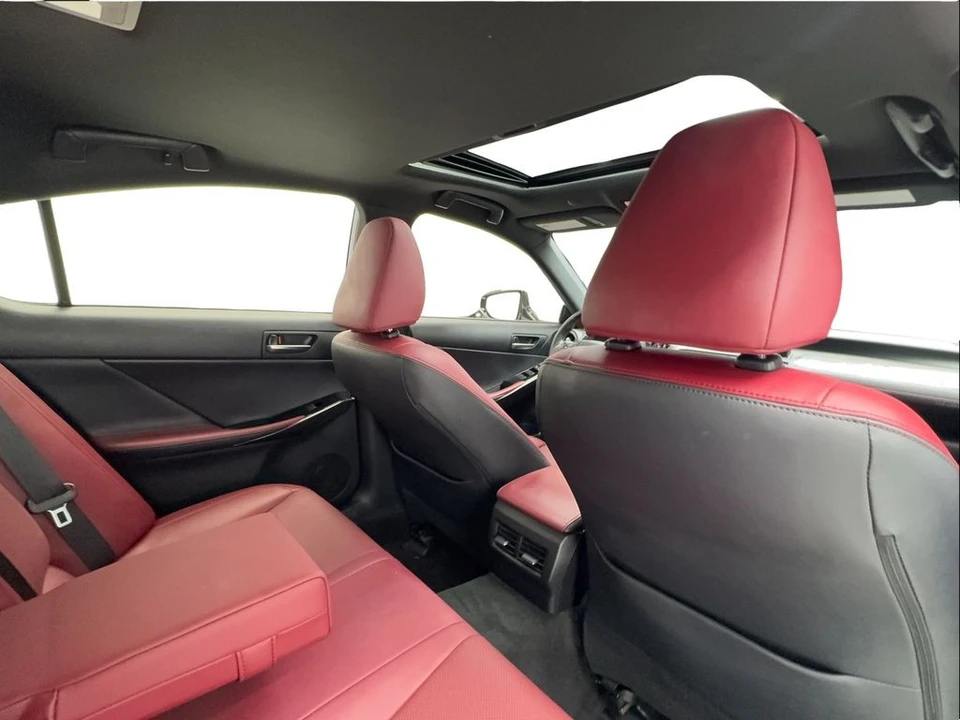 2024 Lexus IS 3rd Gen - Image 27 of 31