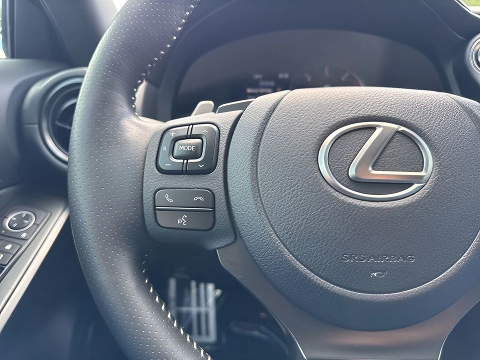2024 Lexus IS 3rd Gen - Image 15 of 31